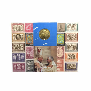 Moneda del Papa Benedicto XVI y Colecciòn de Sellos